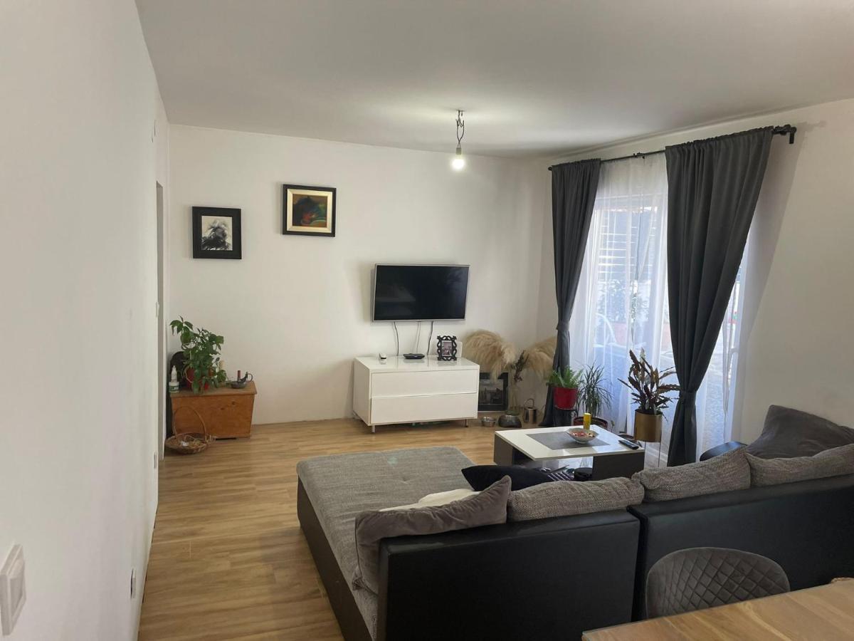 Apartments Martina Tisno Bagian luar foto